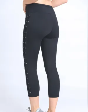 CrissCross Eyelet Capri Leggings